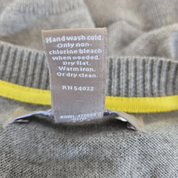 Banana Republic Long Sleeve Button Down V-Neck Cardigan Sweater Grey - Picture 13 of 14